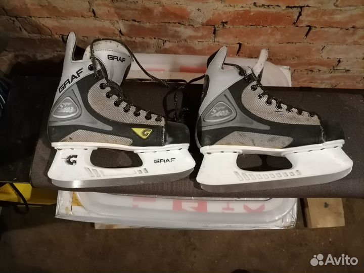 Коньки хоккейные 42 размер