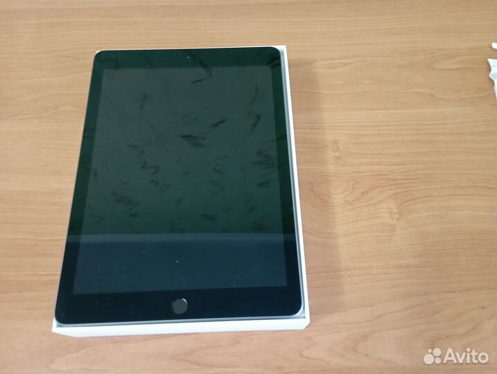 Планшет Аpple iPad 6, 9.7 дюймовый, 32 gb