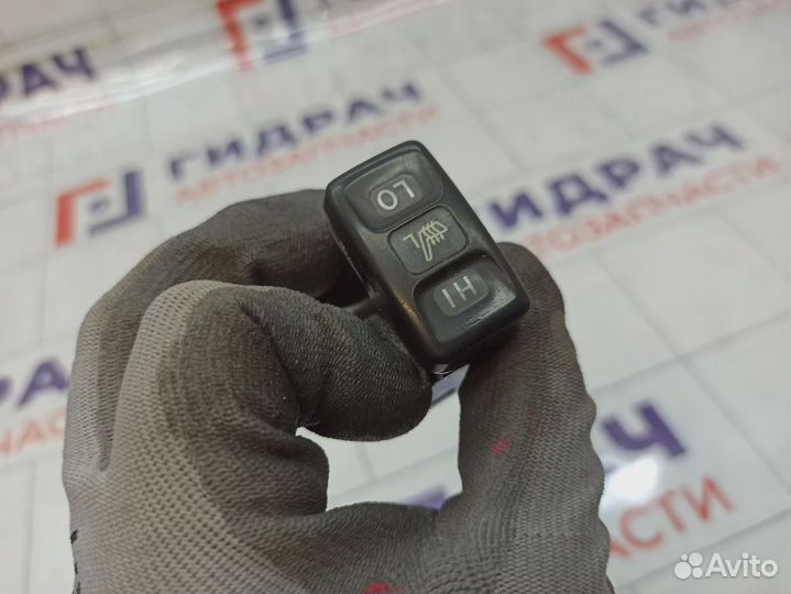 Кнопка обогрева сиденья переднего левого Toyota Land Cruiser (J100) 84751-60100