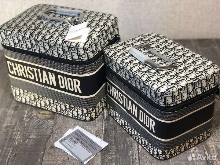 Шкатулка для косметики