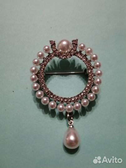 Брошь Неженка