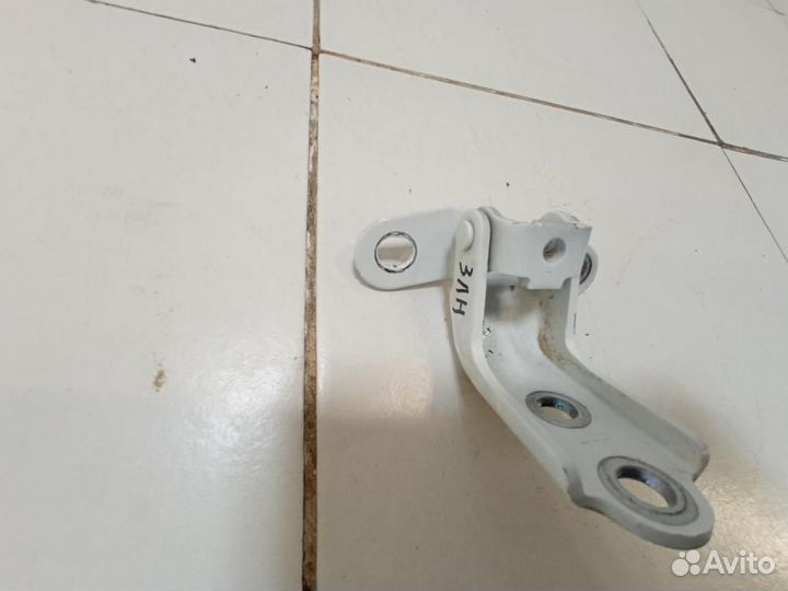 Петля двери задней левой нижняя Hyundai Solaris 2
