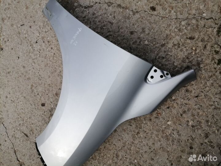 Крыло переднее правое Renault Fluence