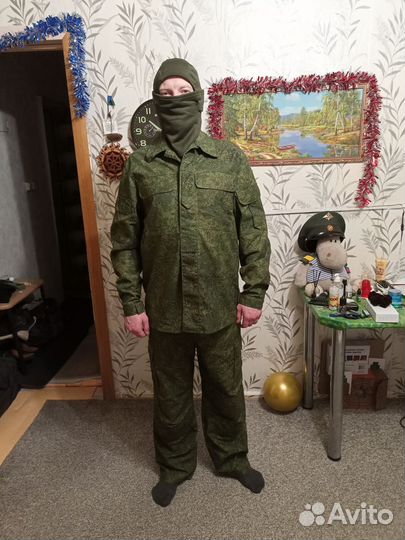 Костюм военный