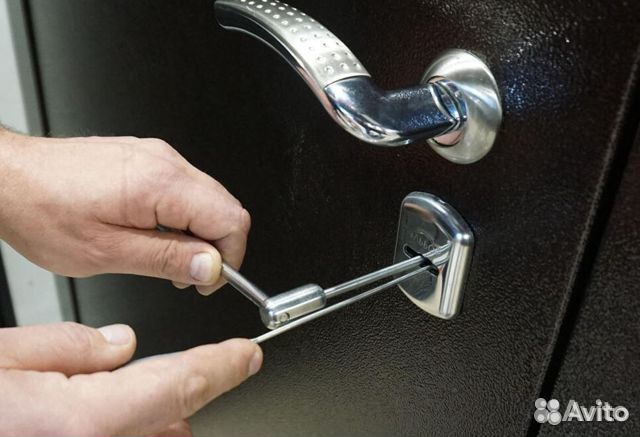 Ремонт дверного замка, вскрытие замка