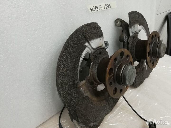 Кулак поворотный левый Mercedes W212 W218 63 AMG