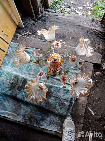 Люстра 5 рожков 5 плафонов