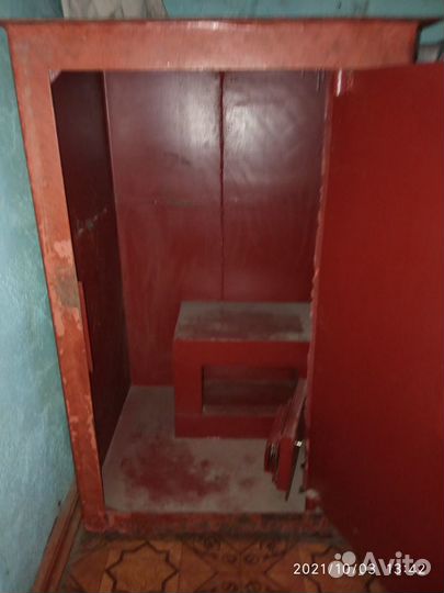 Железный сейф