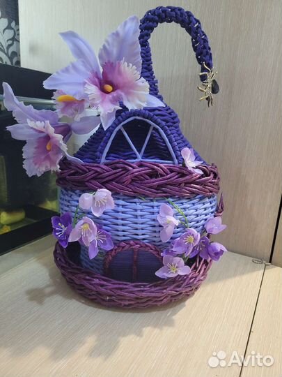 Домик-шкатулка из бумажной лозы