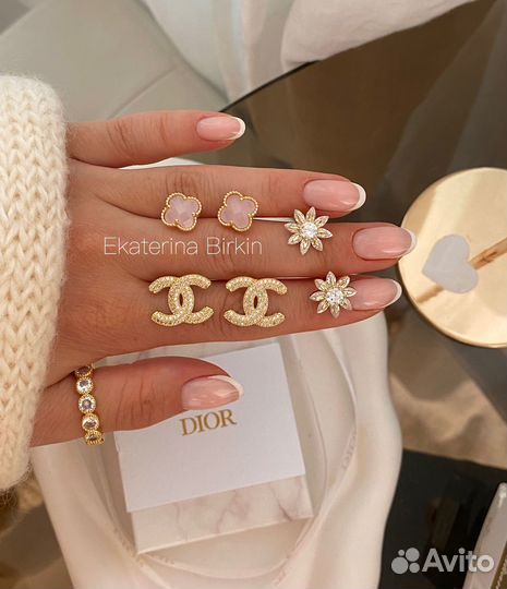 Серьги клевер розовые chanel цветы цвет золото