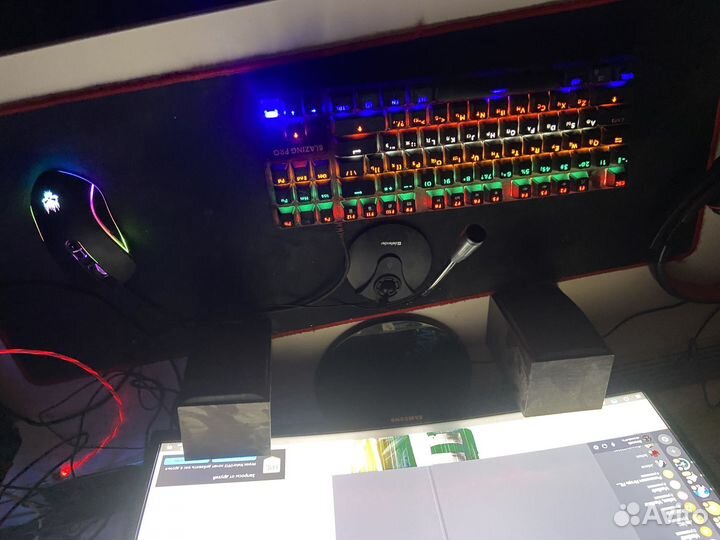 Монитор,клавиатура,мышь