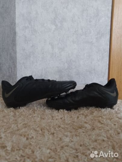 Футбольные бутсы nike