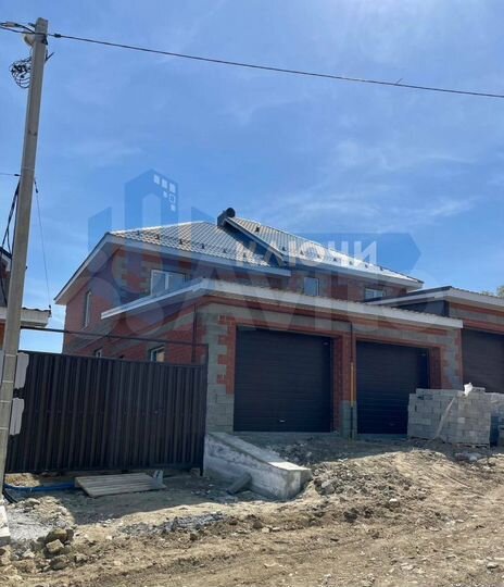 Дом 180 м² на участке 5 сот.