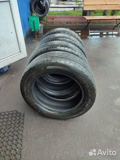 Bridgestone Dueler H/T 215/60 R17