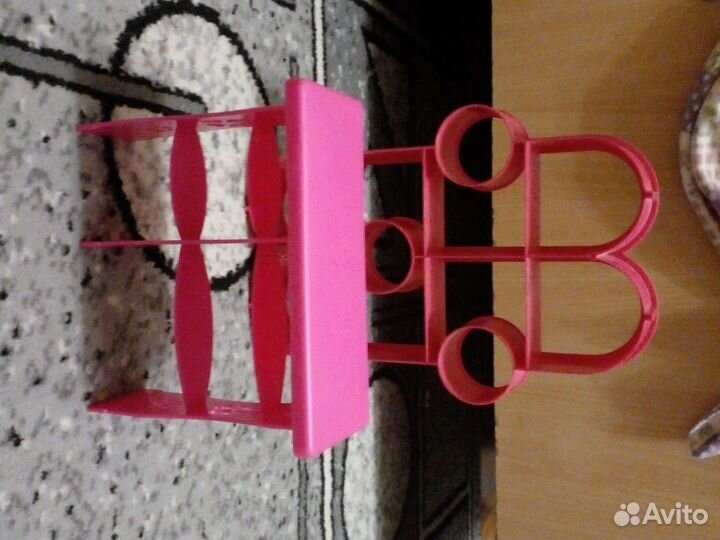 Маленький набор игрушечной мебели