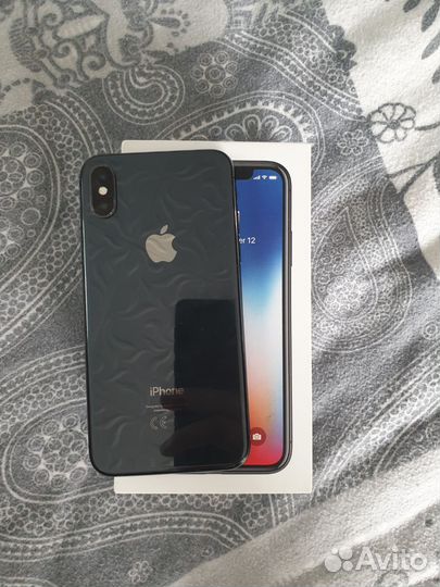 iPhone X, 64 ГБ
