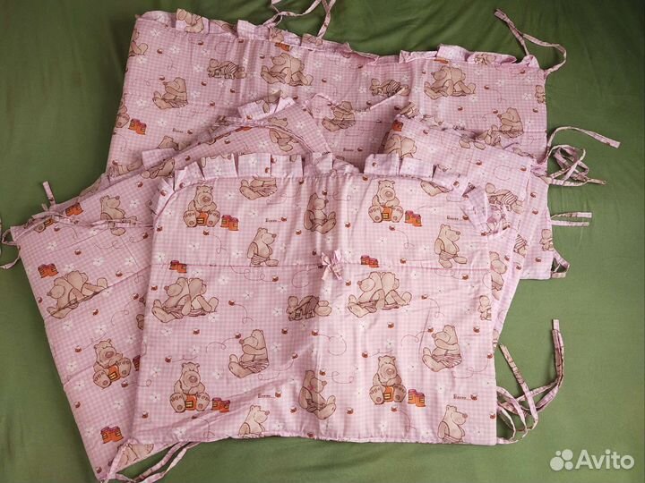 Детские вещи и подушка для беременных