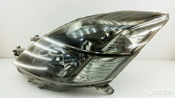 Фара левая Toyota Isis ANM10 2008