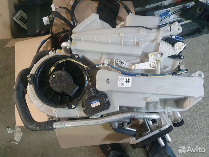 Корпус отопителя задний land cruiser 200