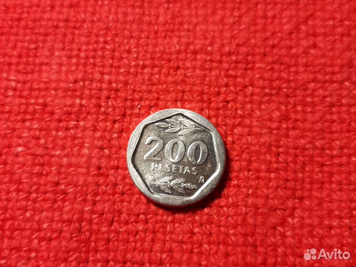Монетa /Испании 200pesetas./ 1987год.XF