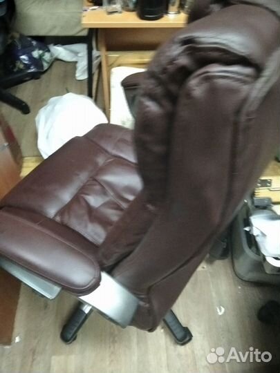 Офисное кресло руководителя кожаное бу