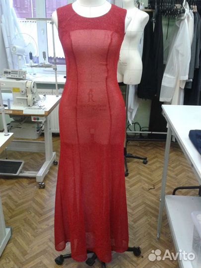 Швея принимает заказы на пошив одежды и ремонт