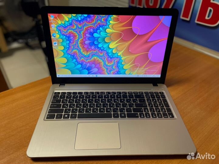 Ноутбук Asus 4 ядра / ssd 256gb / на гарантии