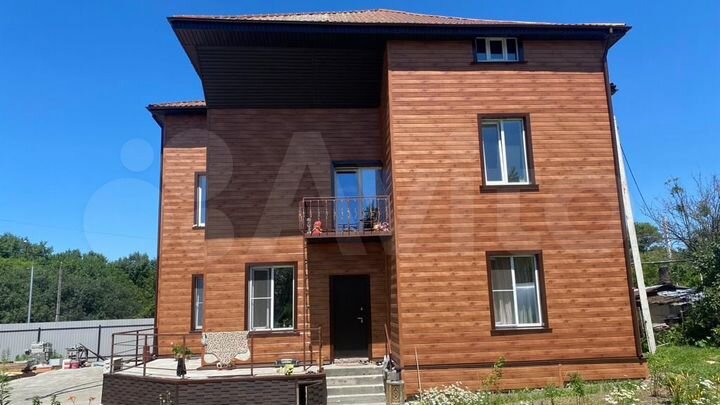 Дом 230 м² на участке 14 сот.