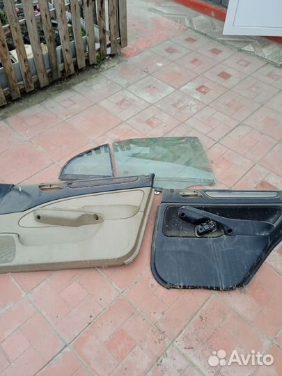 Стекла и обшивки дверей на хонда аккорд 1999 г. в