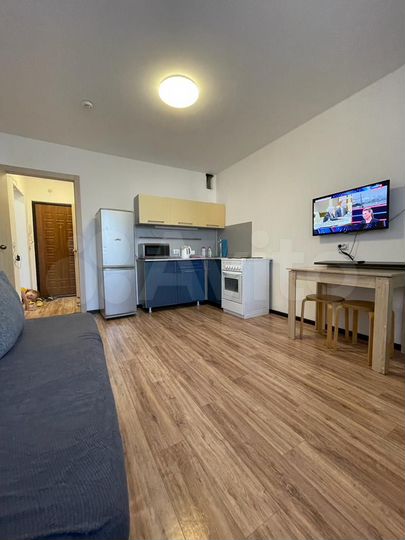 2-к. квартира, 40 м², 8/16 эт.