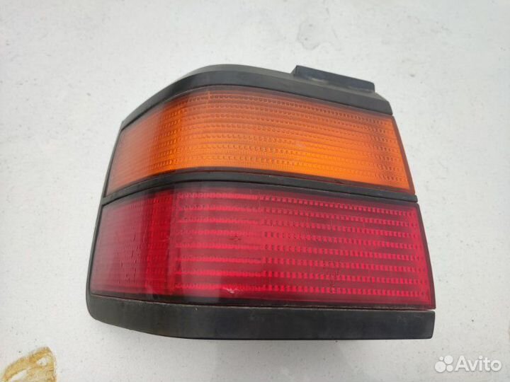 Фонарь левый Volkswagen Passat B3 седан 1.8I 1992