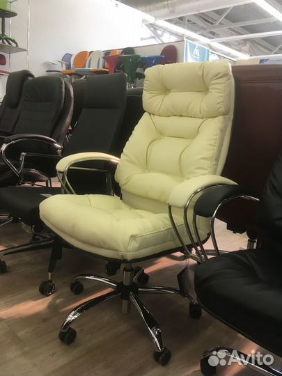 Кресло руководителя LUX
