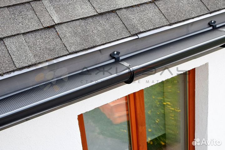 Желоб водосточной трубы