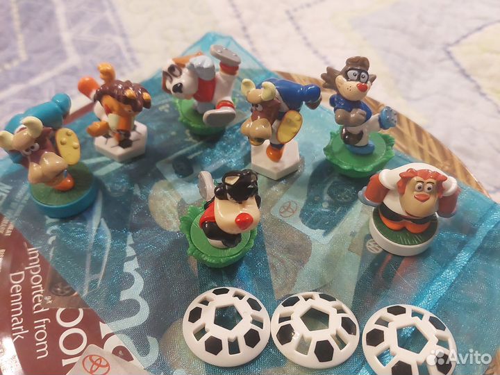 Киндер сюрприз футболисты и 1 хоккеист