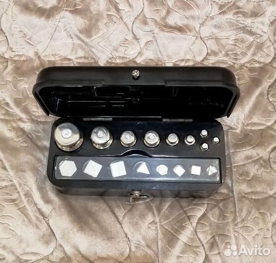 Набор гирек для весов (СССР)