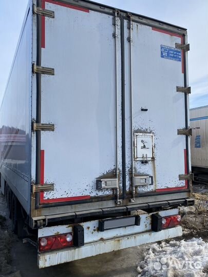 Freightliner Columbia с полуприцепом, 2003