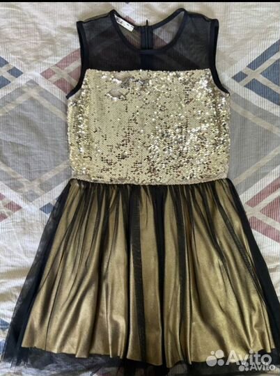 Праздничный костюм(платье и пиджак )на девочку