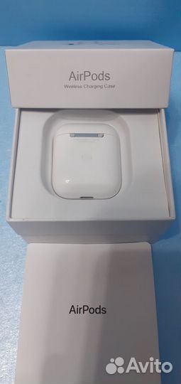 Apple AirPods беспроводные наушники