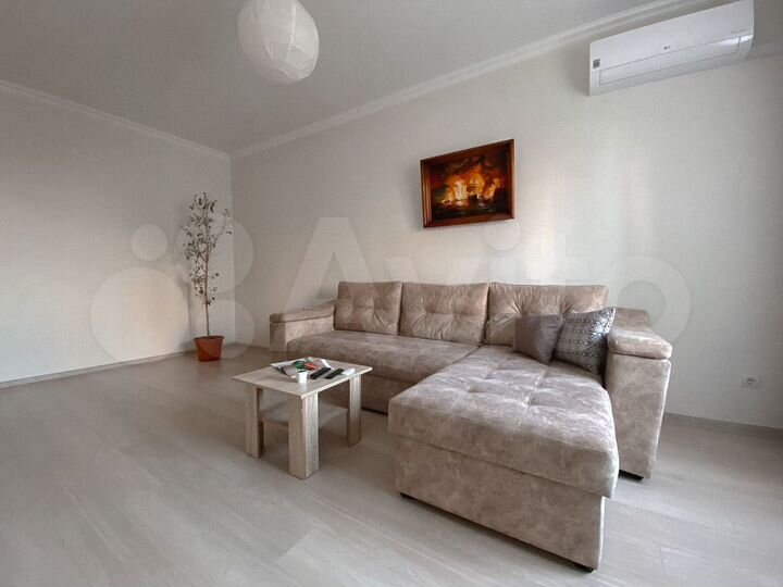 2-к. квартира, 50 м², 8/13 эт.