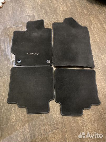 Комплект/Автомобильные коврики б/у родные от camry