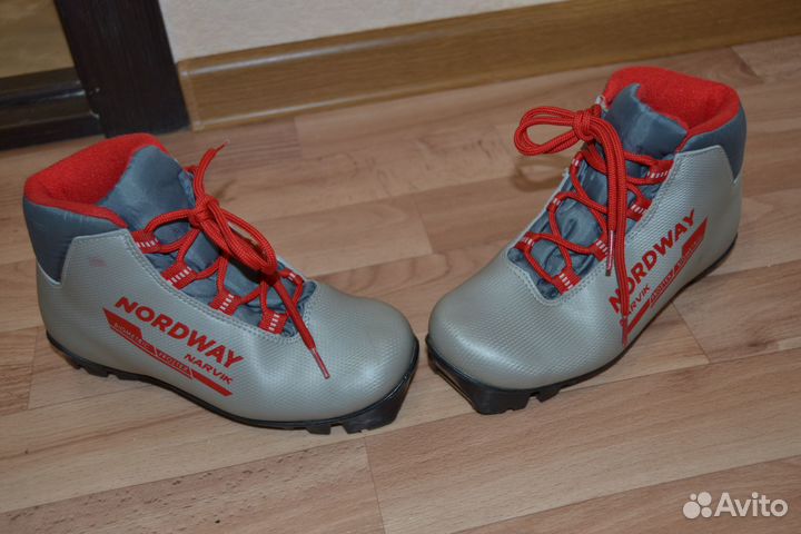 Лыжи+палки,коньки,роликовые коньки,бустер в авто