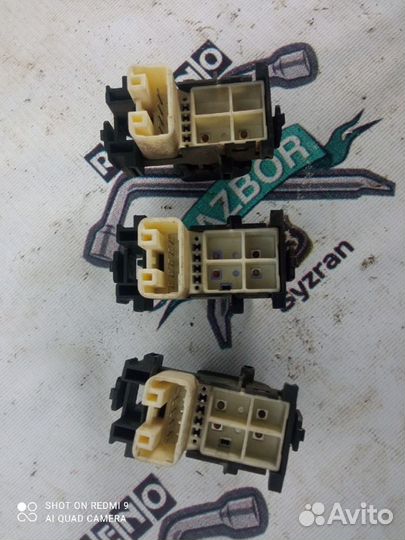 Кнопка стеклоподъемника Toyota Camry acv40