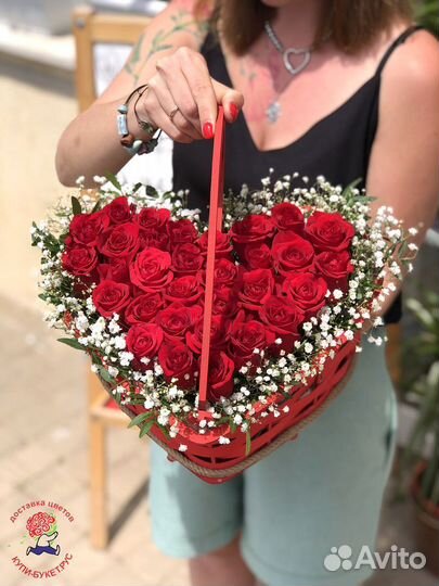Розы в корзине с доставкой