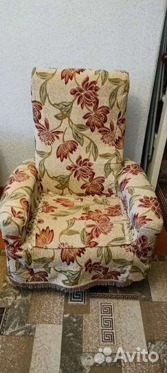 Кресла и столик