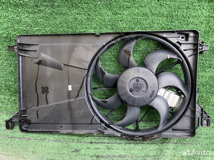 Диффузор радиатора Volvo V50 MV43 MW 3135103743