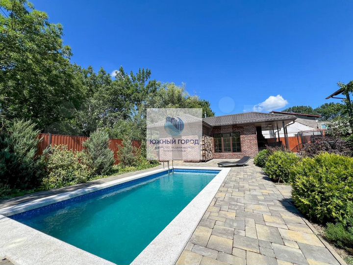 Дом 193,8 м² на участке 8 сот.