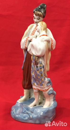 Статуэтка фарфоровая. Майская ночь. СССР
