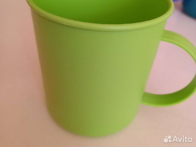 Кружки пластмассовые, 7 штук