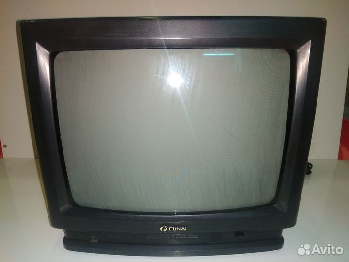 Видеомагнитофон+тв+111 видекассет