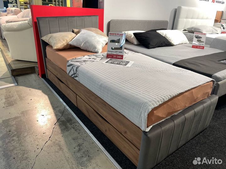 Детская кровать с ящиками